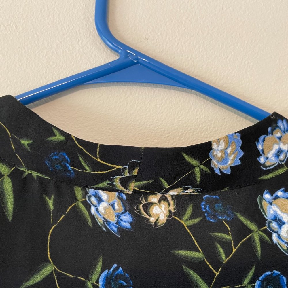 NEW Violet & Claire Women’s sz M dressy black V-neck L/S blouse top - Picture 11 of 12